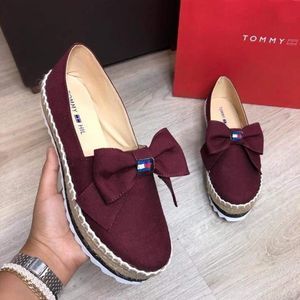 Meet your Posher, Thea